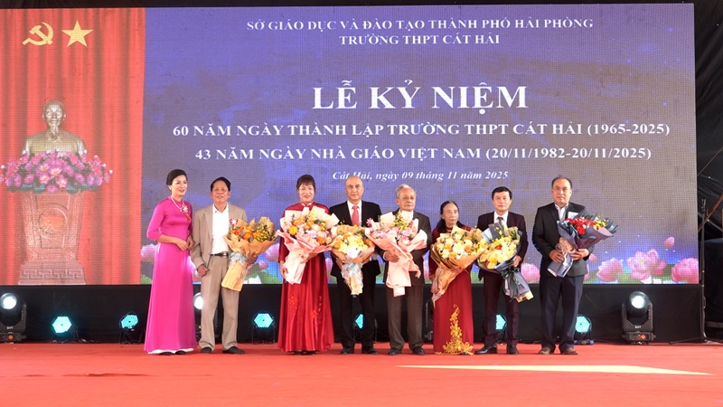 Trường THPT Cát Hải long trọng tổ chức Lễ kỷ niệm 60 năm ngày thành lập  {1965 – 2025).