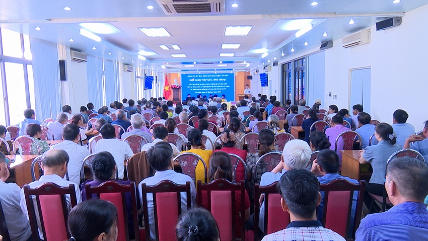 Hội nghị tiếp xúc, đối thoại giữa người đứng đầu Cấp ủy, chính quyền với cán bộ không chuyên trách các thôn 