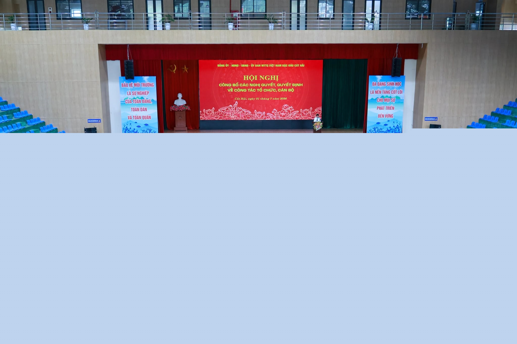 Hội nghị công bố các quyết định về công tác tổ chức, cán bộ và sắp xếp thôn, tổ dân phố tại đặc khu Cát Hải